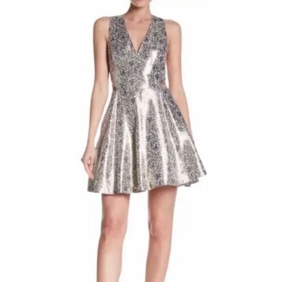 Alice + Olivia Cutout Metallic Jacquard Fit & Flare Mini Dress Black Size 2 $440 - Picture 2 of 11